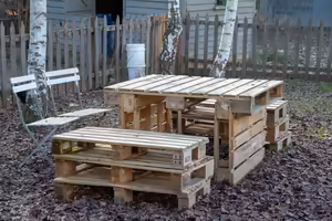 wooden-outdoor-furniture-made-from-shipping-pallet-2021-09-03-17-44-28-utc